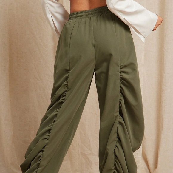 NWT Size Medium Sporty Ruch Wide Leg Parachute Pant - Picture 2 of 4